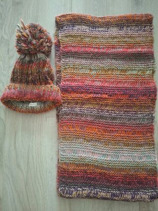Conjunto bufanda y gorro tejido