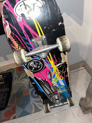 Skate con diseño colorido