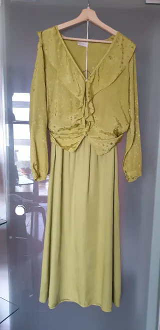 Conjunto falda y blusa verde