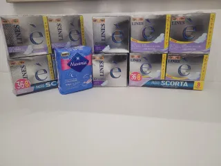 Lotto assorbenti Lines e Nuvenia