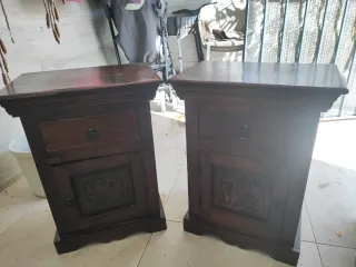 Comodini in legno antichi