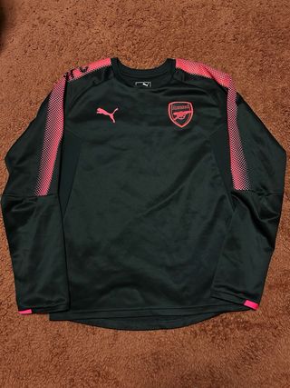 Sudadera negra y rosa