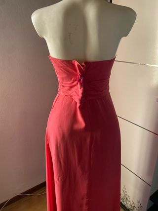 Abito lungo senza spalline rosa