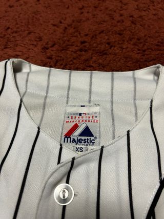 Camiseta de béisbol a rayas
