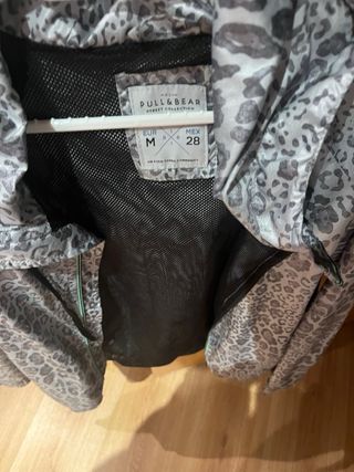 Chaqueta deportiva Pull&Bear animal print M