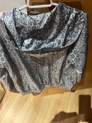 Chaqueta deportiva Pull&Bear animal print M