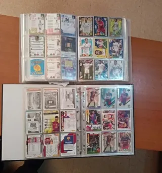 Cromos fútbol jugadores Fc. Barcelona y R. Madrid.