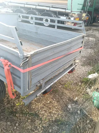 Remolque de carga gris