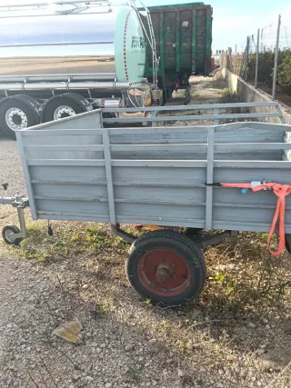 Remolque de carga gris