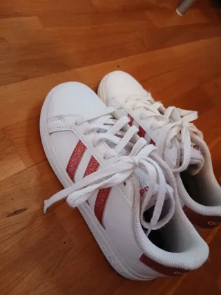 Zapatillas Adidas Blancas y Rosas