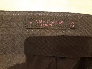 Traje azul marino adolescente