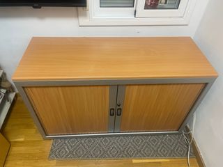 Armadio ufficio con porte scorrevoli in legno e metallo