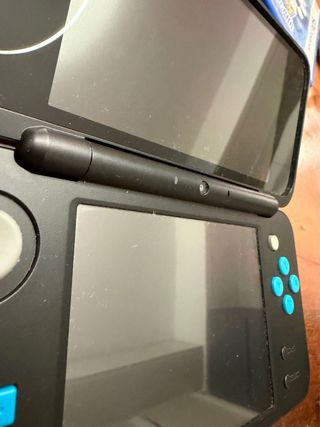 Nintendo New 2DS XL + 2 Giochi Pokemon