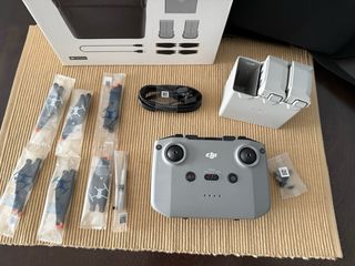 DJI Mini 3 Pro Drone + Fly More Kit (con RC-N1)