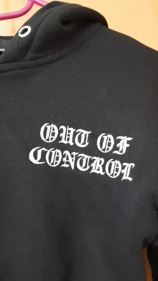 Chaqueta Bershka corta capucha negra Talla XS