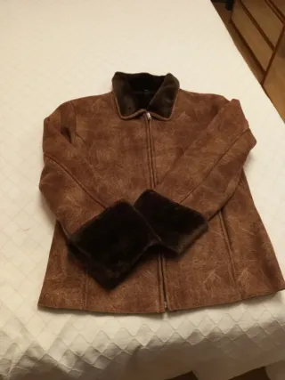 Chaquetón marrón con pelo interior
