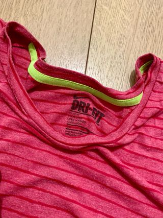 Camiseta deportiva Nike rayas S/M