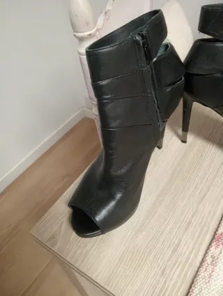 Botines Guess Negros