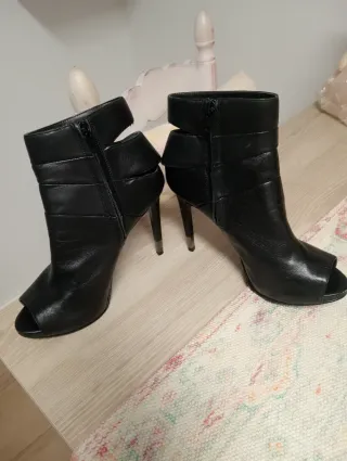 Botines Guess Negros