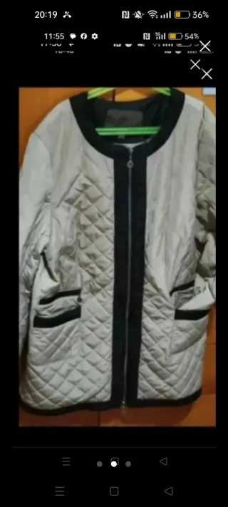 Cazadora acolchada beige y negra Talla L