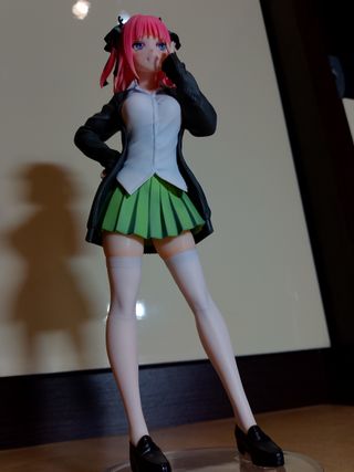 Nino Nakano school dress figure