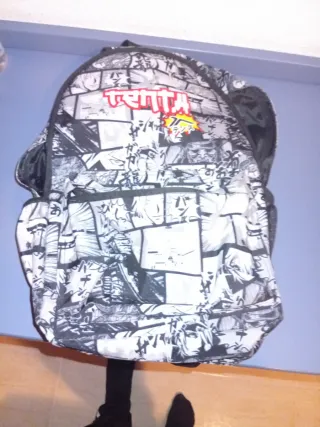 Mochila Anime Espaciosa