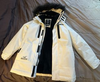 Chaqueta Hollister Blanca con Capucha y Pelo