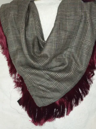 Fular estampado Mango nuevo con etiqueta 80cm x80