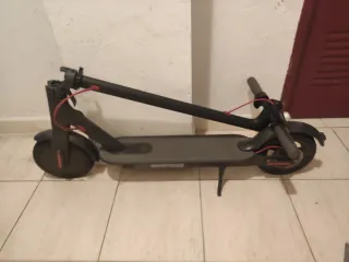 Monopatín Eléctrico Negro