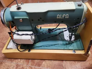 Máquina de coser Alfa Alfamatic
