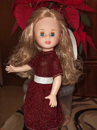 Muñeca Kika 40cm vestida y calzada