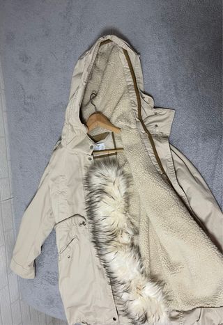 Parka beige forro borreguito talla M