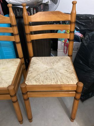 Juego de 2 sillas de madera y heno