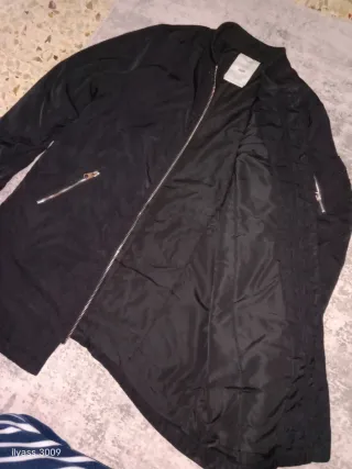 Chaqueta Negra Bershka