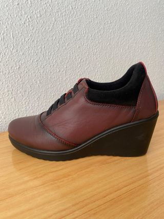 Zapato abotinado de piel marca +48HRS
