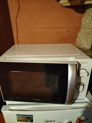 Microondas Cecotec 1 mes de uso