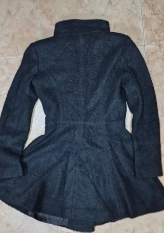 Abrigo Guess Militar Negro Talla XS