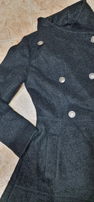 Abrigo Guess Militar Negro Talla XS