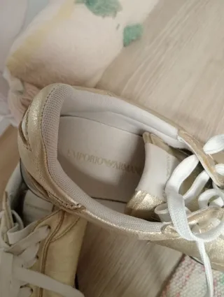 Zapatillas Armani doradas