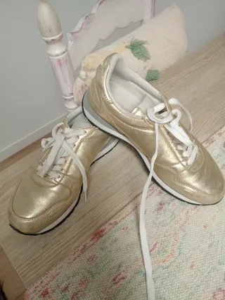 Zapatillas Armani doradas