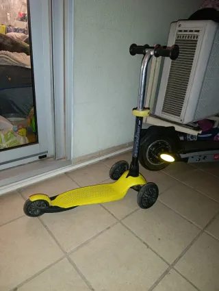 Patín infantil 3 ruedas amarillo