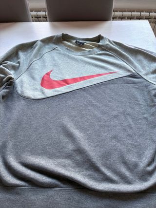 Felpa Nike grigia con grande logo