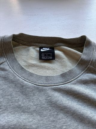 Felpa Nike grigia con grande logo