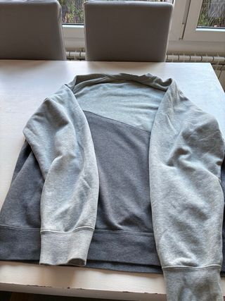 Felpa Nike grigia con grande logo