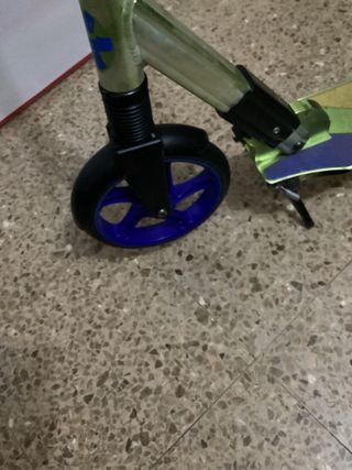 Patinete Tijuana azul y verde