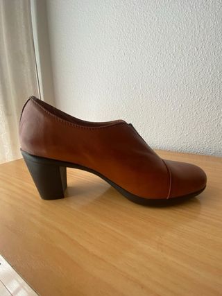 Botín marrón piel