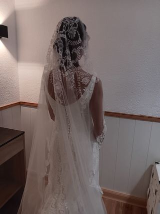 Traje de Novia Encaje Chantilly. Precio ajustable.