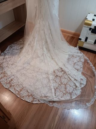 Traje de Novia Encaje Chantilly. Precio ajustable.