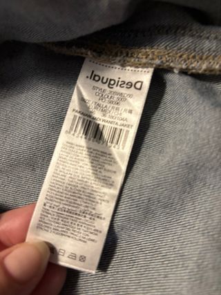 Cazadora vaquera bordada multicolor