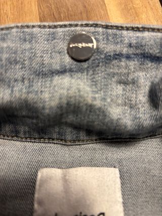 Cazadora vaquera bordada multicolor